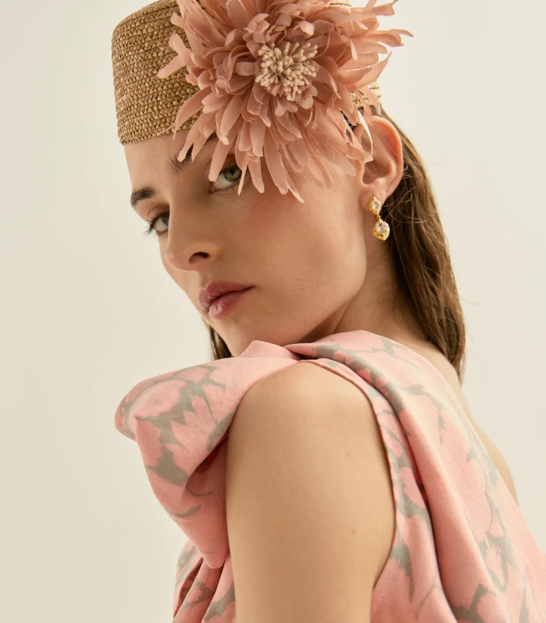 El decálogo de la invitada perfecta: 10 reglas de oro que nunca pasan de moda