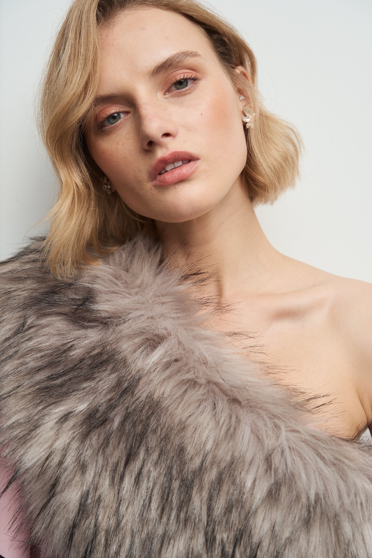 Leah Grey Stole · Lady B ·