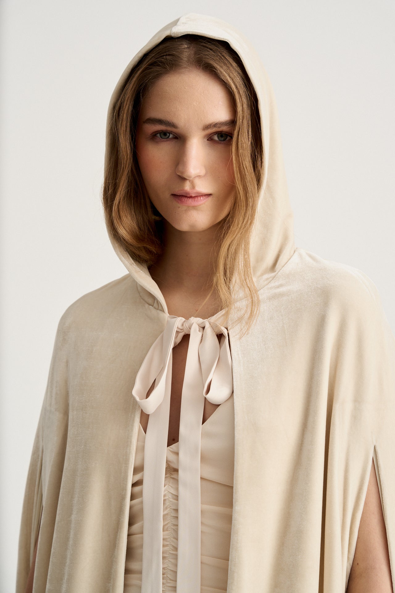 Leonor Bridal Cape · LOVE ·