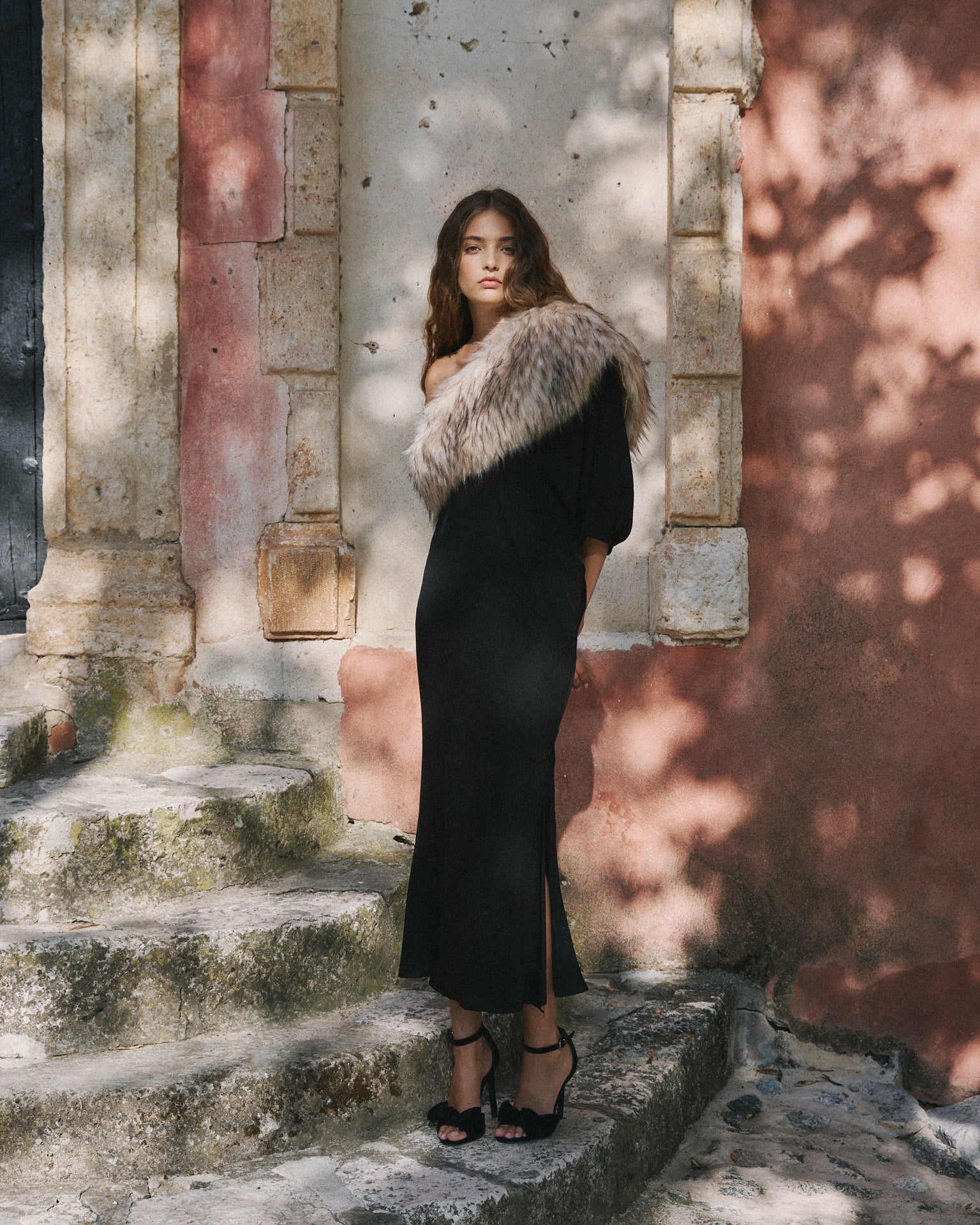 Leah Beige Stole · Madame ·