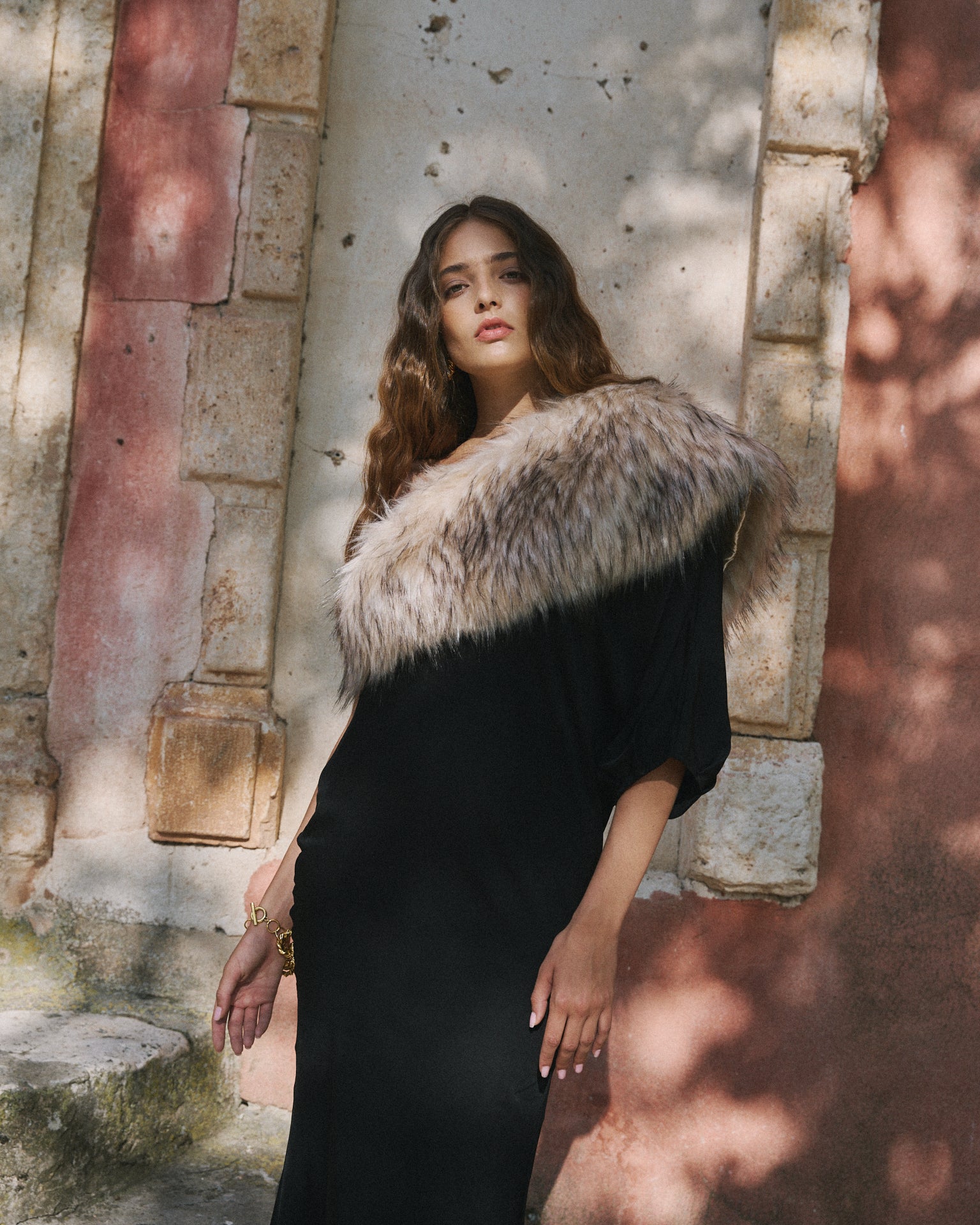Leah Beige Stole · Madame ·