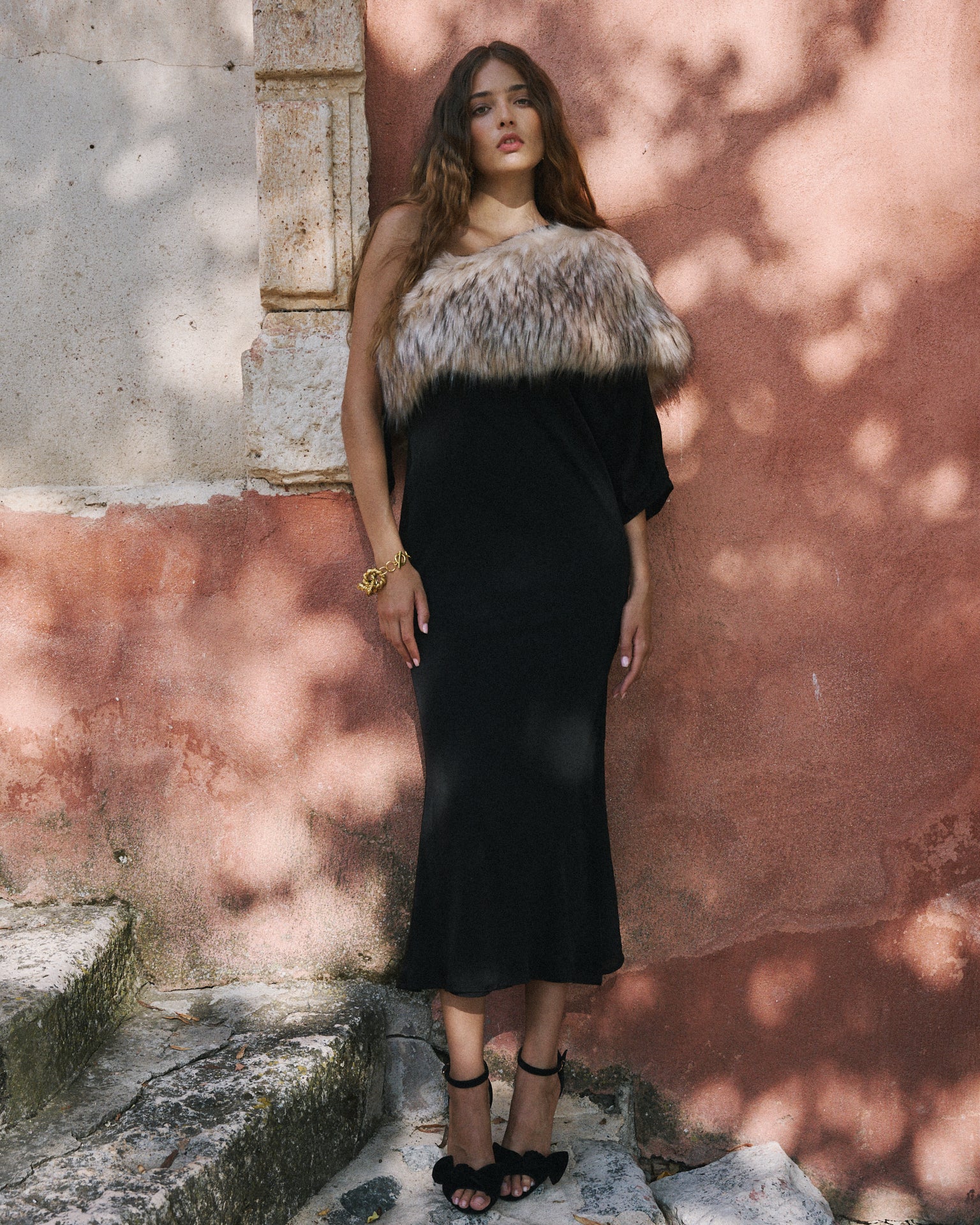 Leah Beige Stole · Madame ·