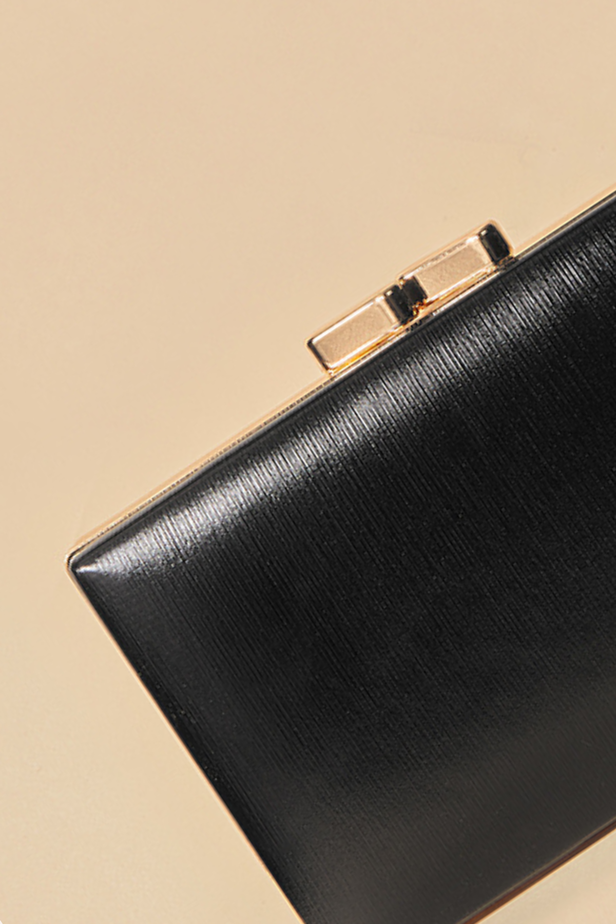 Clutch Gin Negro · Madame ·