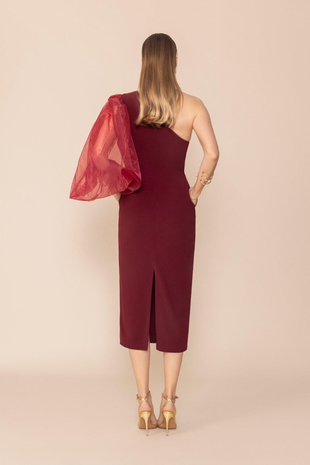 Vestido Charlotte Guinda · Flora · - Bruna