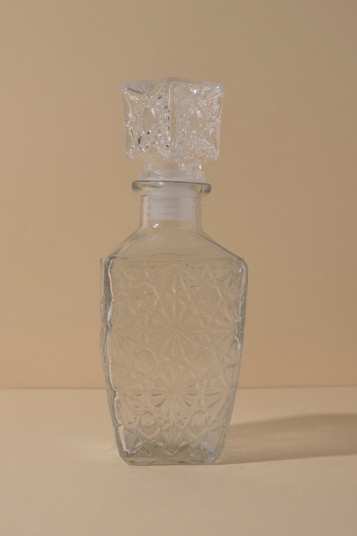Botella / Jarron de Vidrio Tallado Pam · Deco · - Bruna