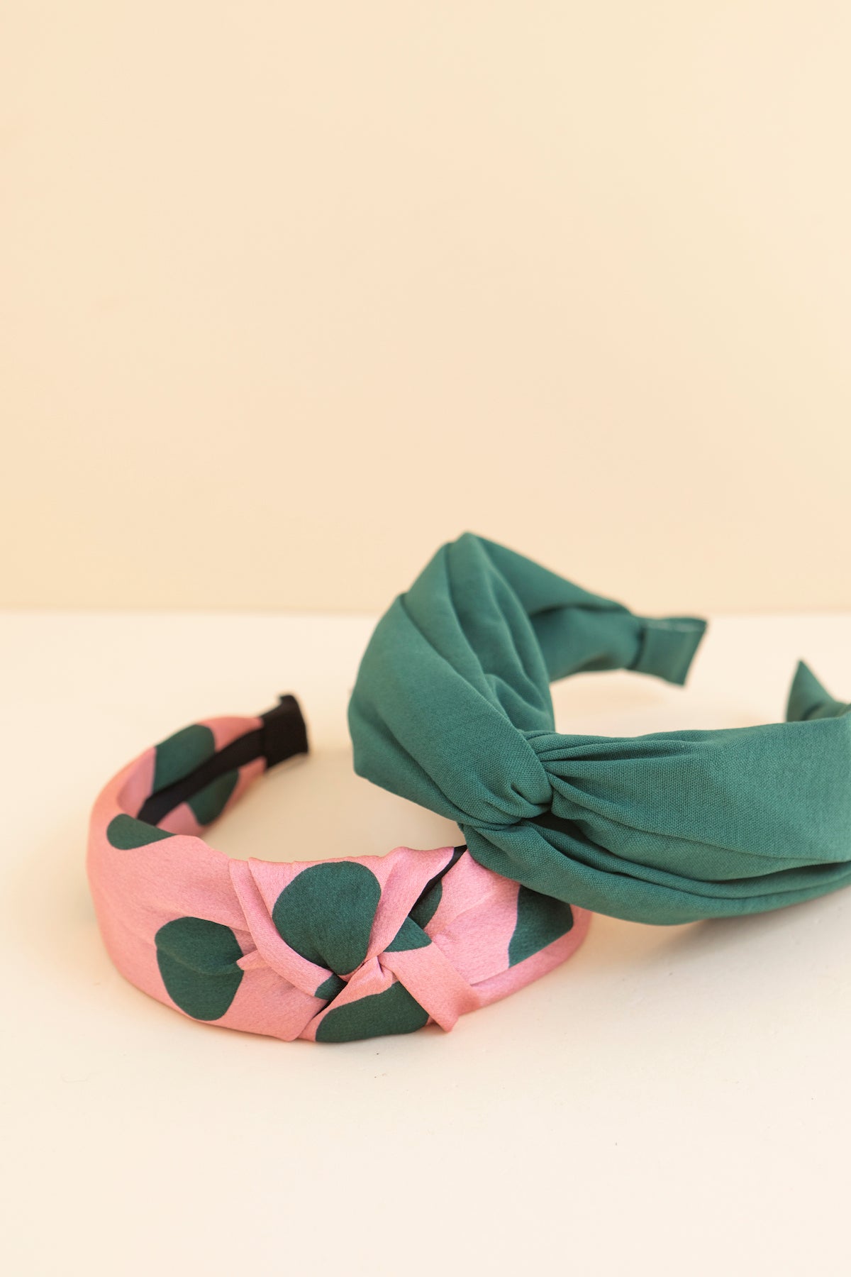 Turbante Lunares Rosa/Verde · Ipanema · vestidos de fiesta, Vestidos de invitada de boda ,Vestidos de fiesta para bodas , Vestidos cortos ,Vestidos largos, monos de fiesta , bruna