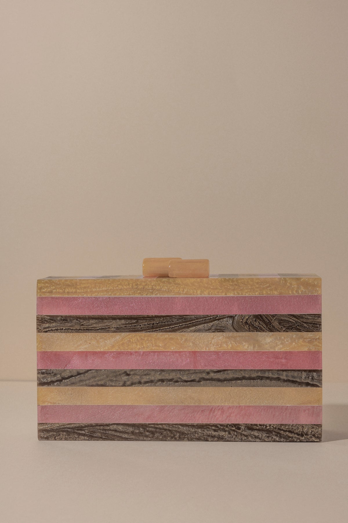 Clutch Ava Caramel · Alegoria · - Bruna