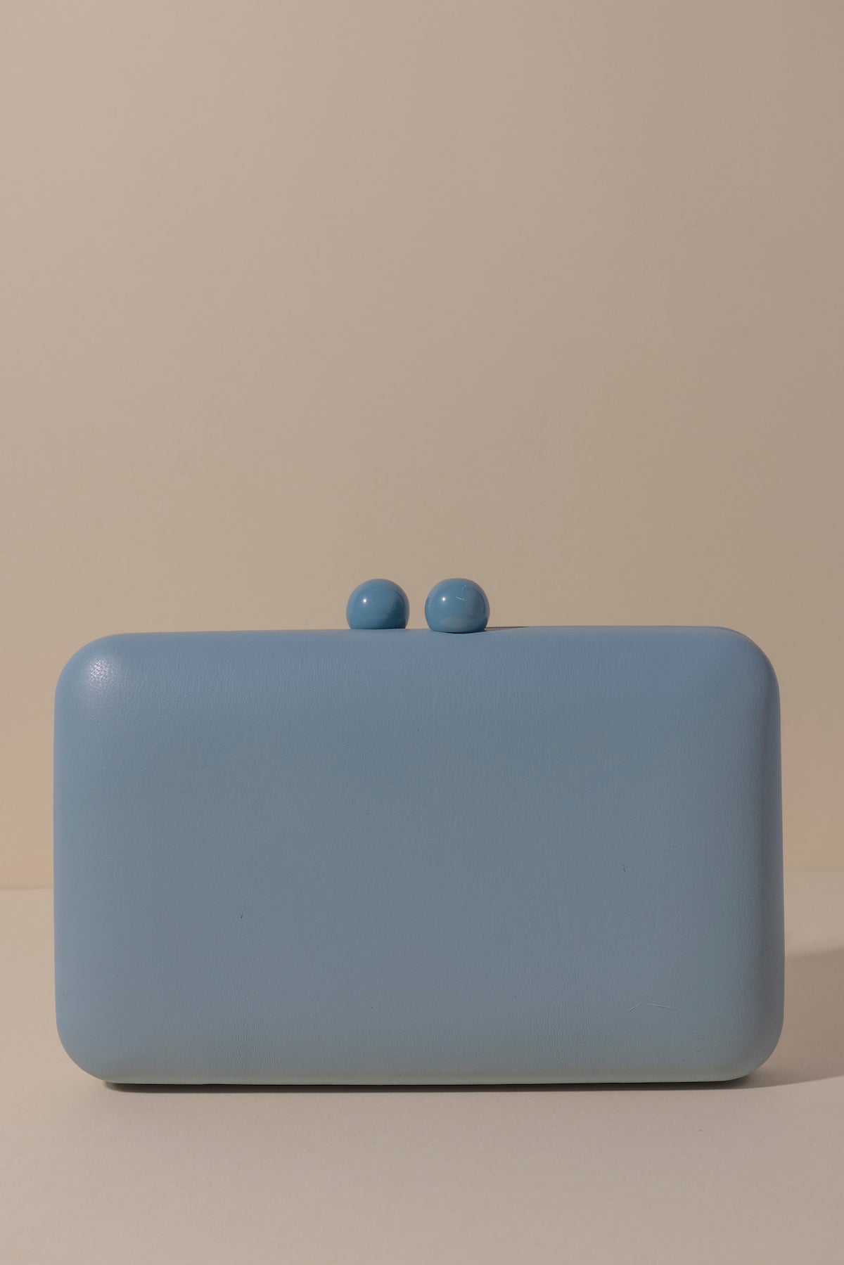 Clutch Bolitas Ice Blue · Alegoria · - Bruna