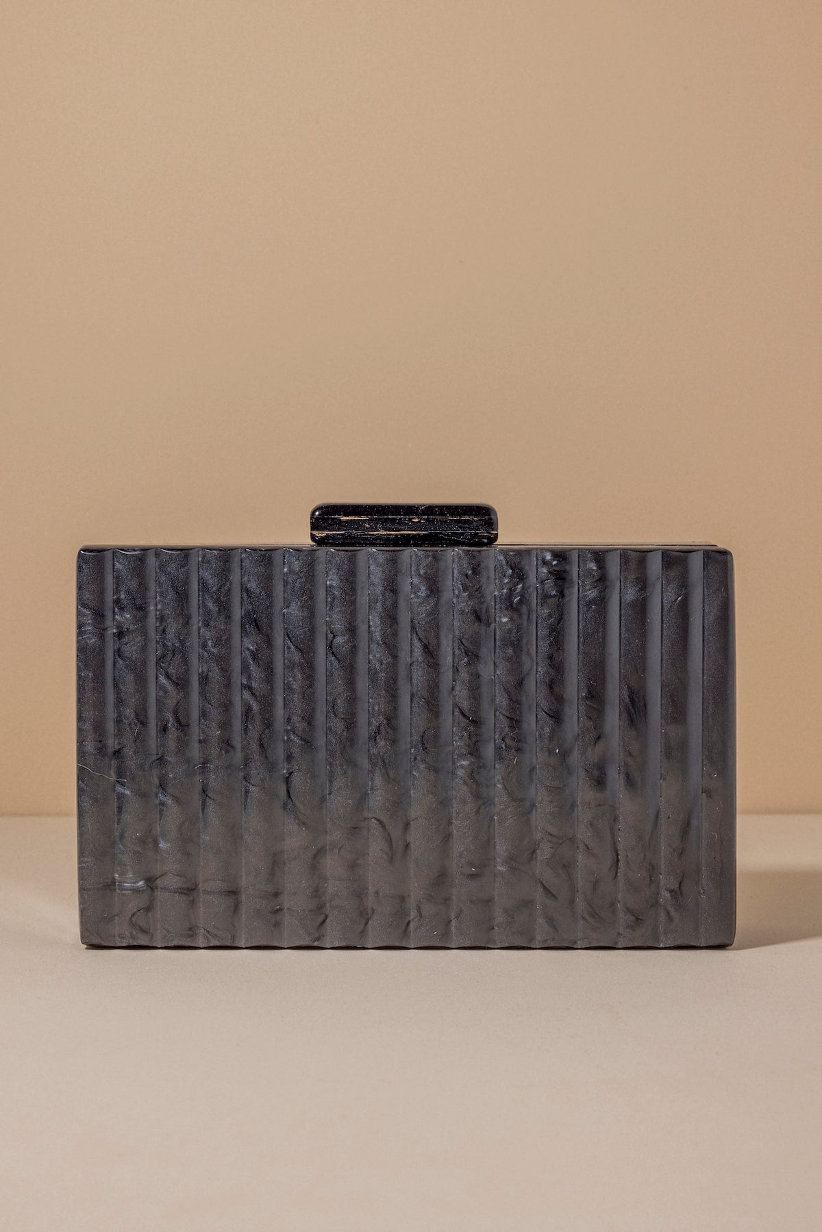 Clutch Box Dina Plomo · Wisteria · - Bruna