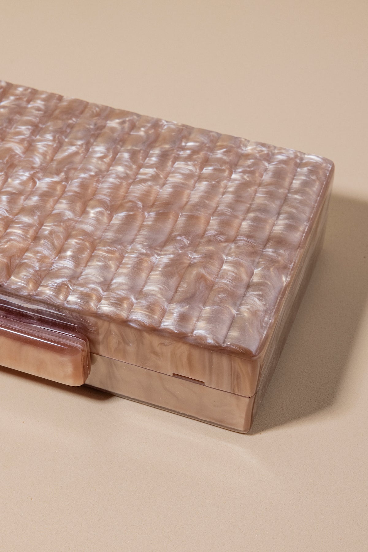 Clutch Box Dina Tostado · Wisteria · - Bruna