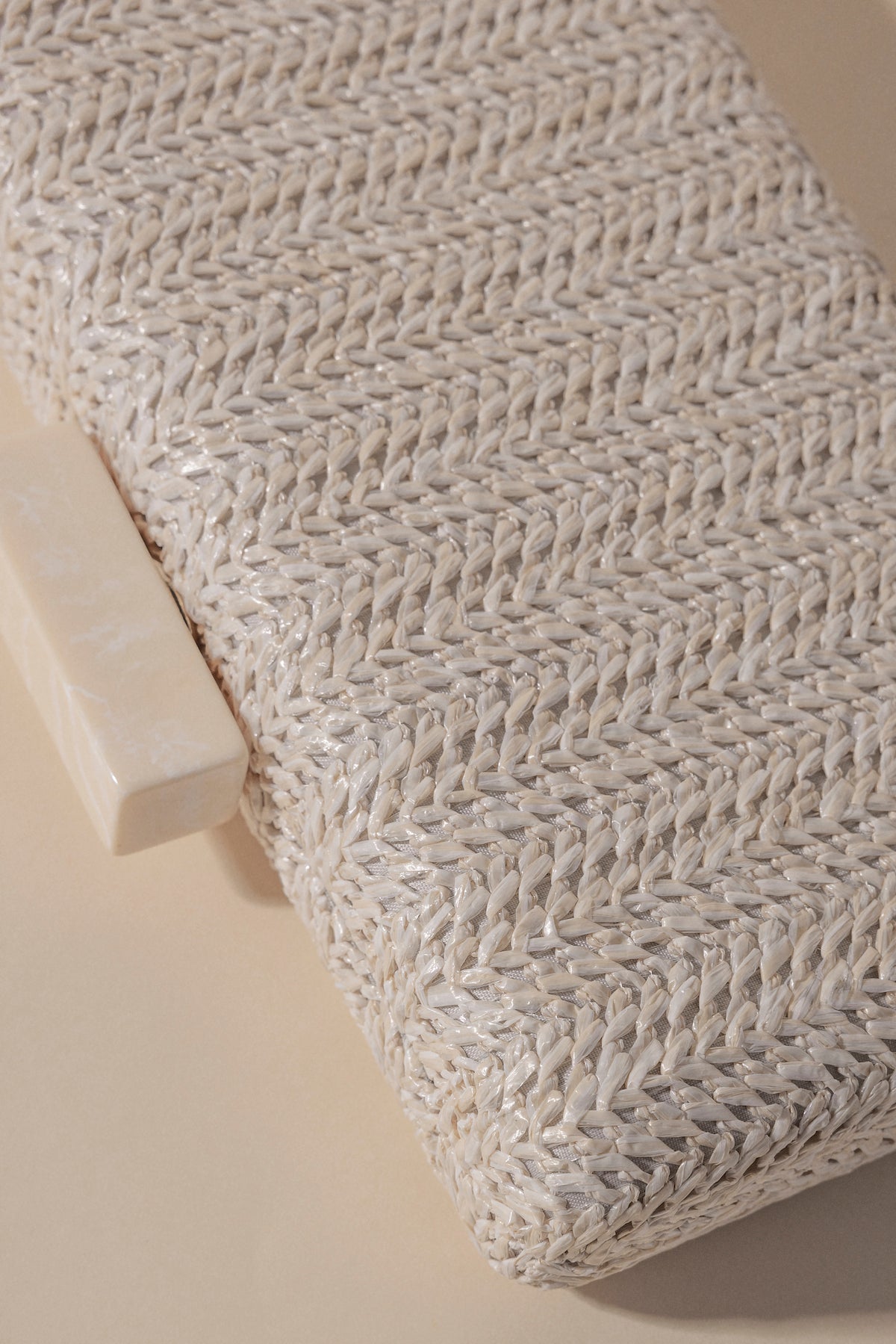Clutch Braid Beige · Alegoria · - Bruna