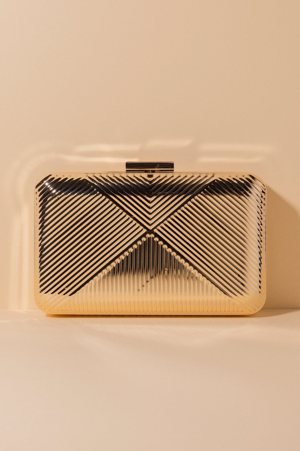 Clutch Clo Gold · Hamptons · - Bruna