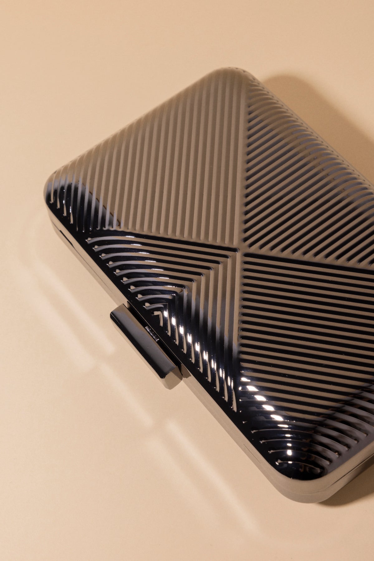 Clutch Clo Gunmetal · Hamptons · - Bruna