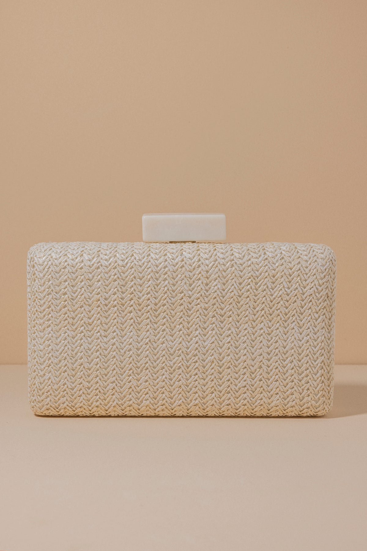 Clutch Knitted Hueso Crema · Wisteria · - Bruna