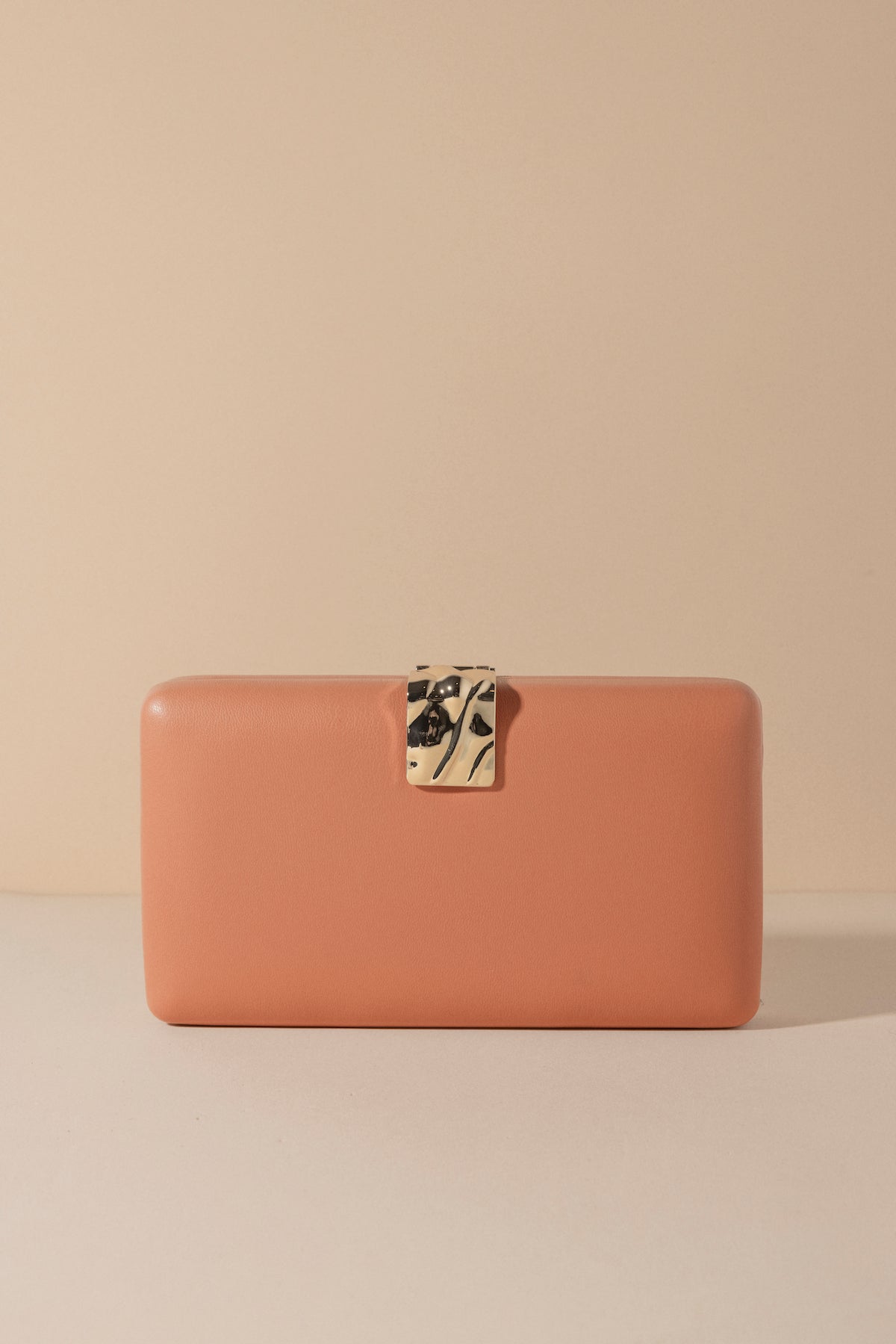 Clutch Lori Papaya · Wisteria · - Bruna