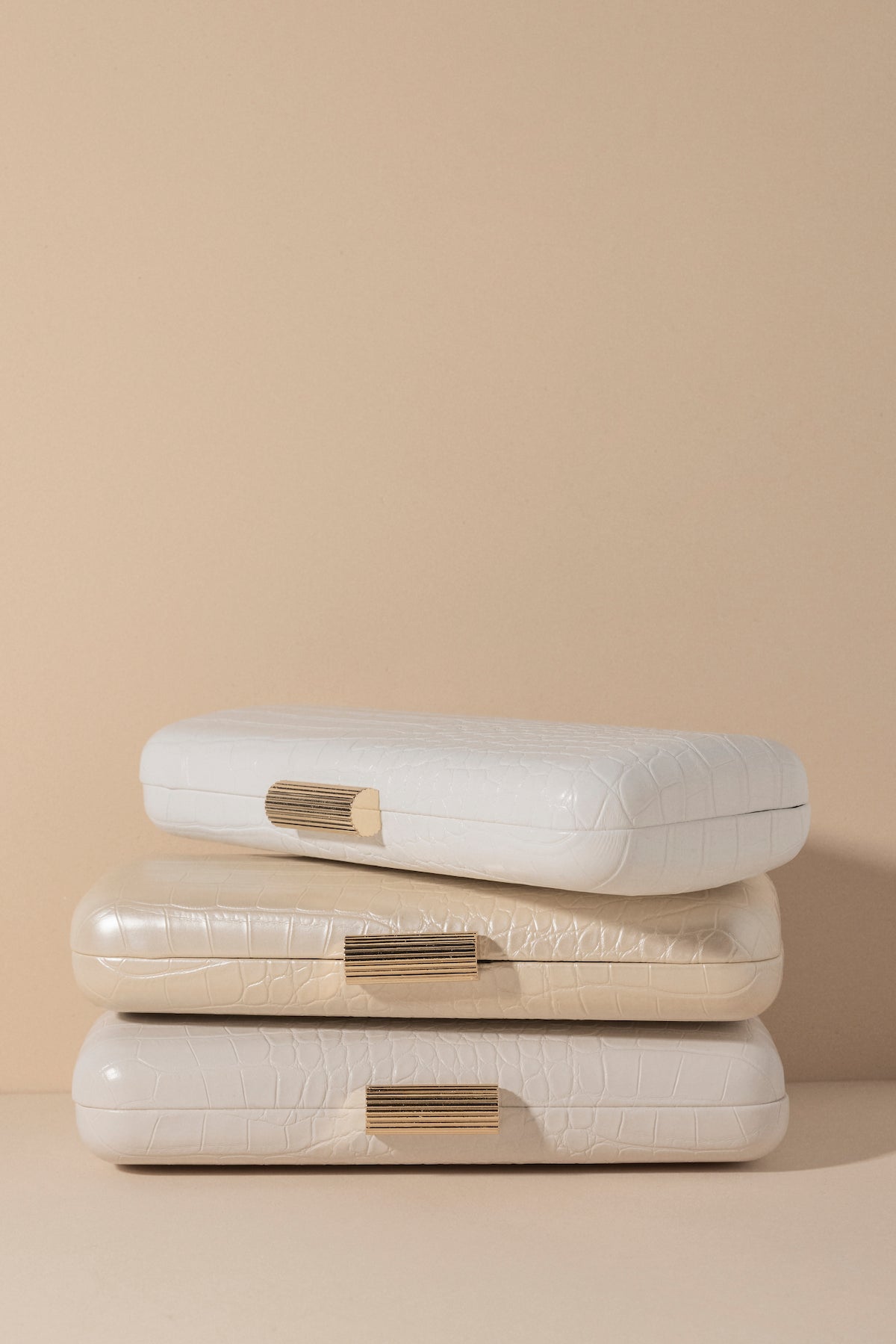 Clutch Mina Beige · Wisteria · - Bruna