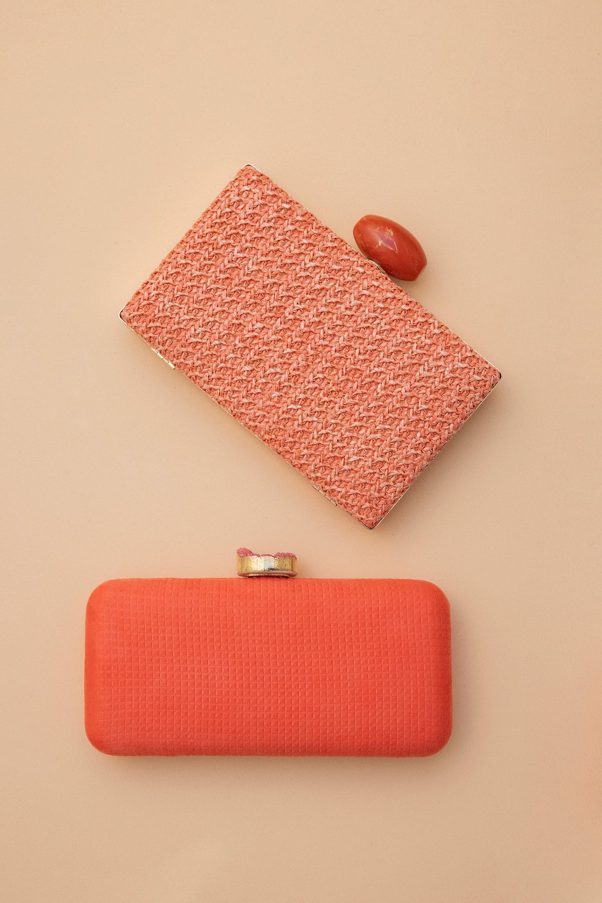 Clutch Pia Coral · Wisteria · - Bruna