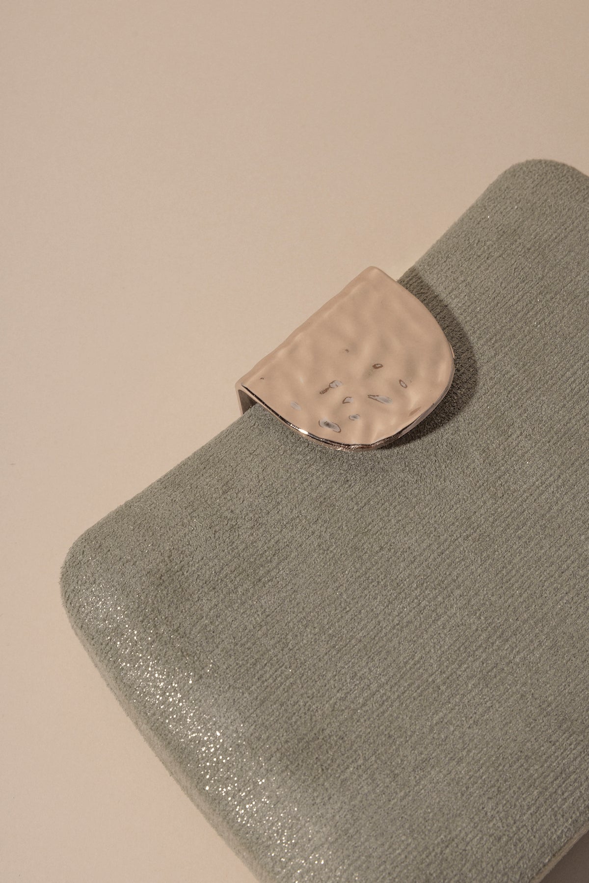 Clutch Zia Moss · Alegoria · - Bruna