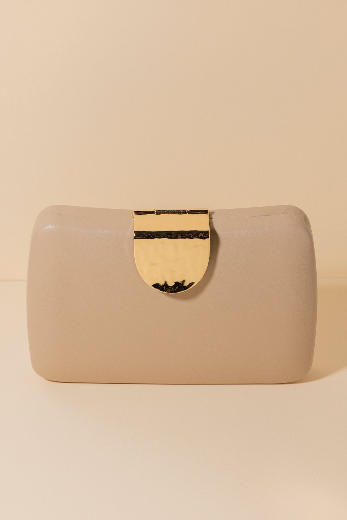 Clutch Zia Toffee · Hamptons · - Bruna