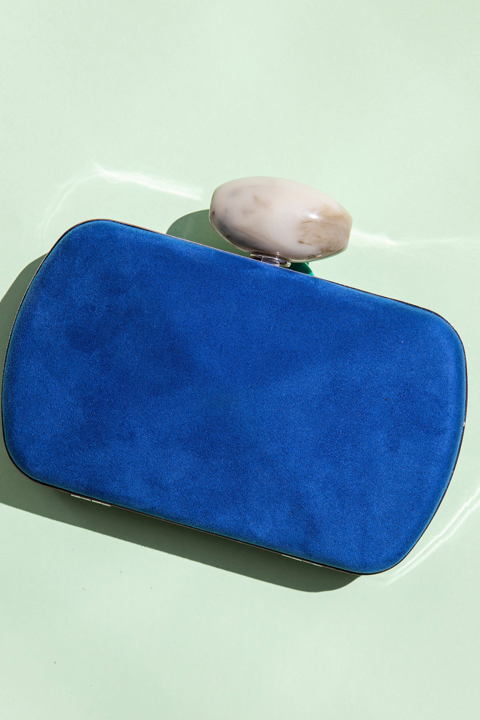 Clutch Box Hueso Suede Azulon Spring20 - brunacoleccion bruna invitadaperfecta invitadaboda invitadabruna boda guest wedding