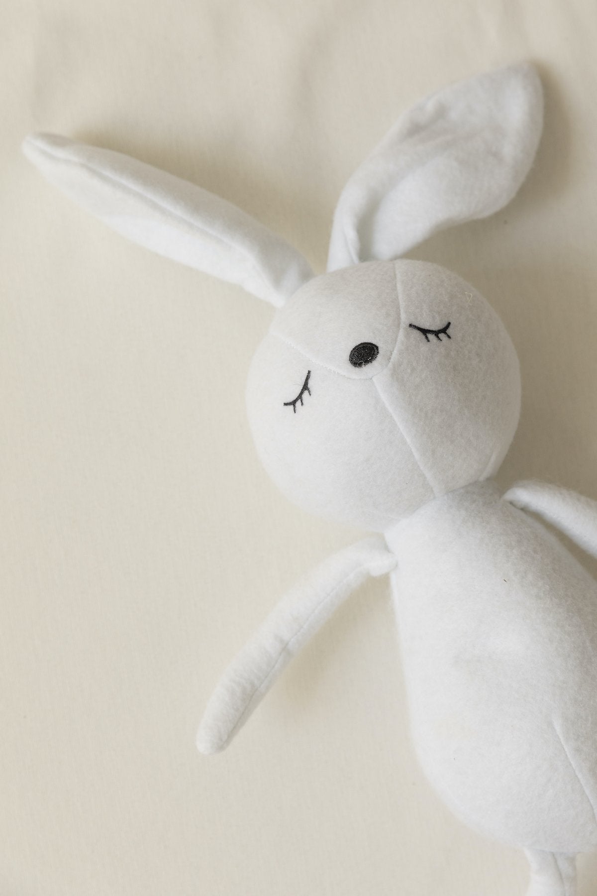 Conejo Louis Peluche · Deco · - Bruna