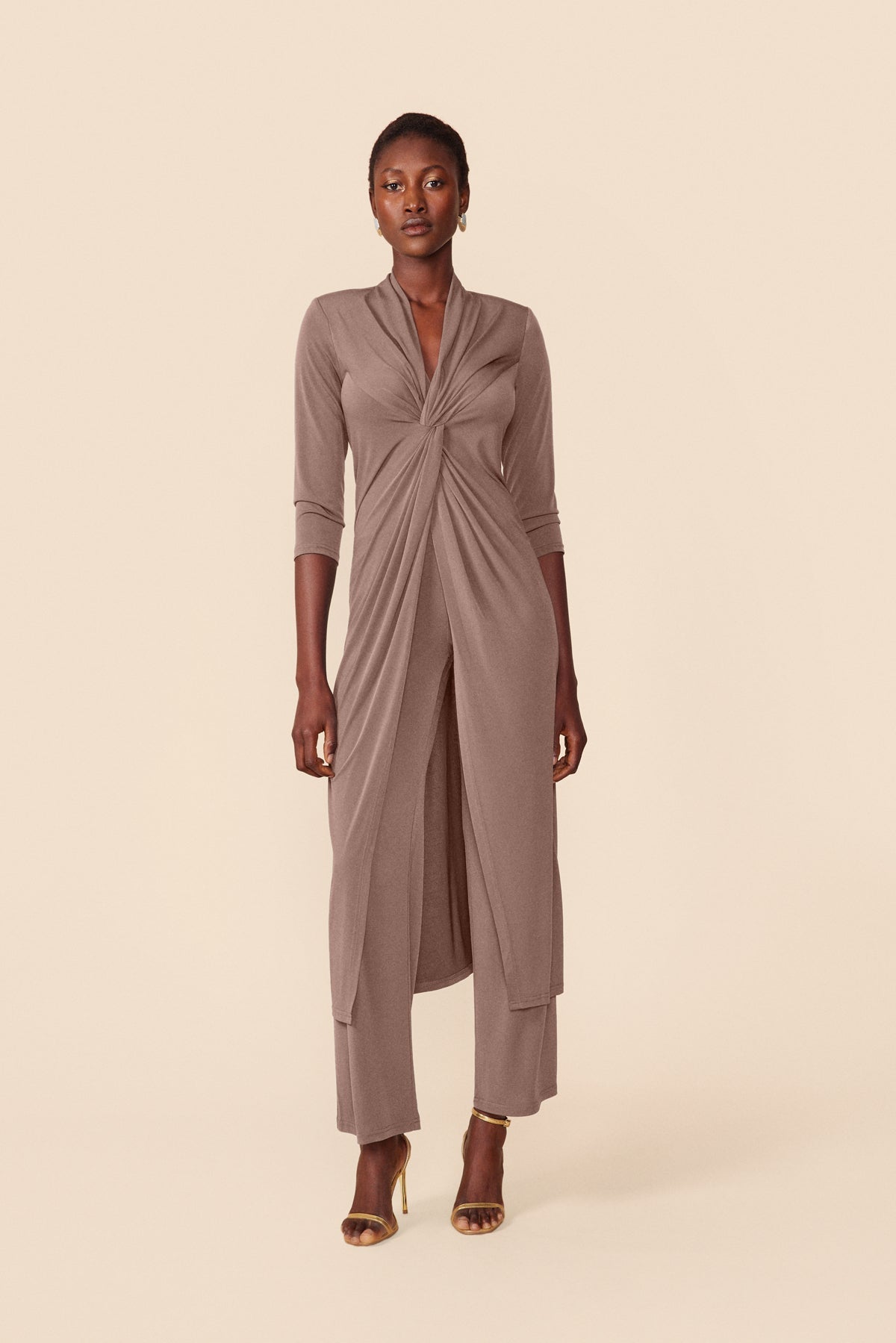 Conjunto Kala Taupe · Alegoria · - Bruna