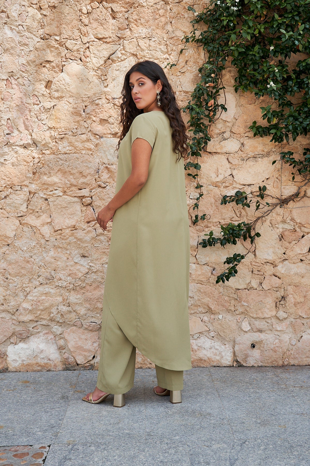 Conjunto Top Maca + Pantalon Lisa Pistachio · Wisteria · - Bruna