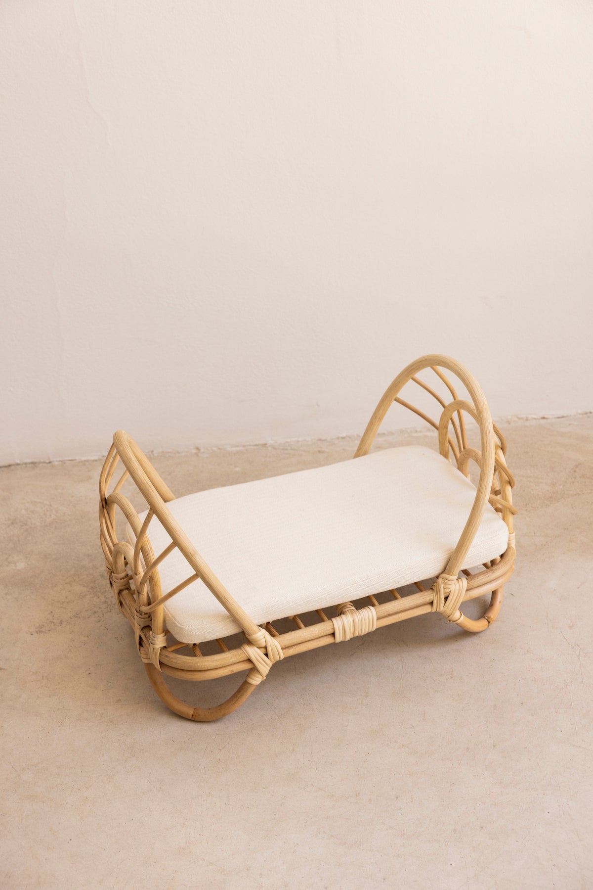 Cuna de Ratan Toys · Deco · - Bruna