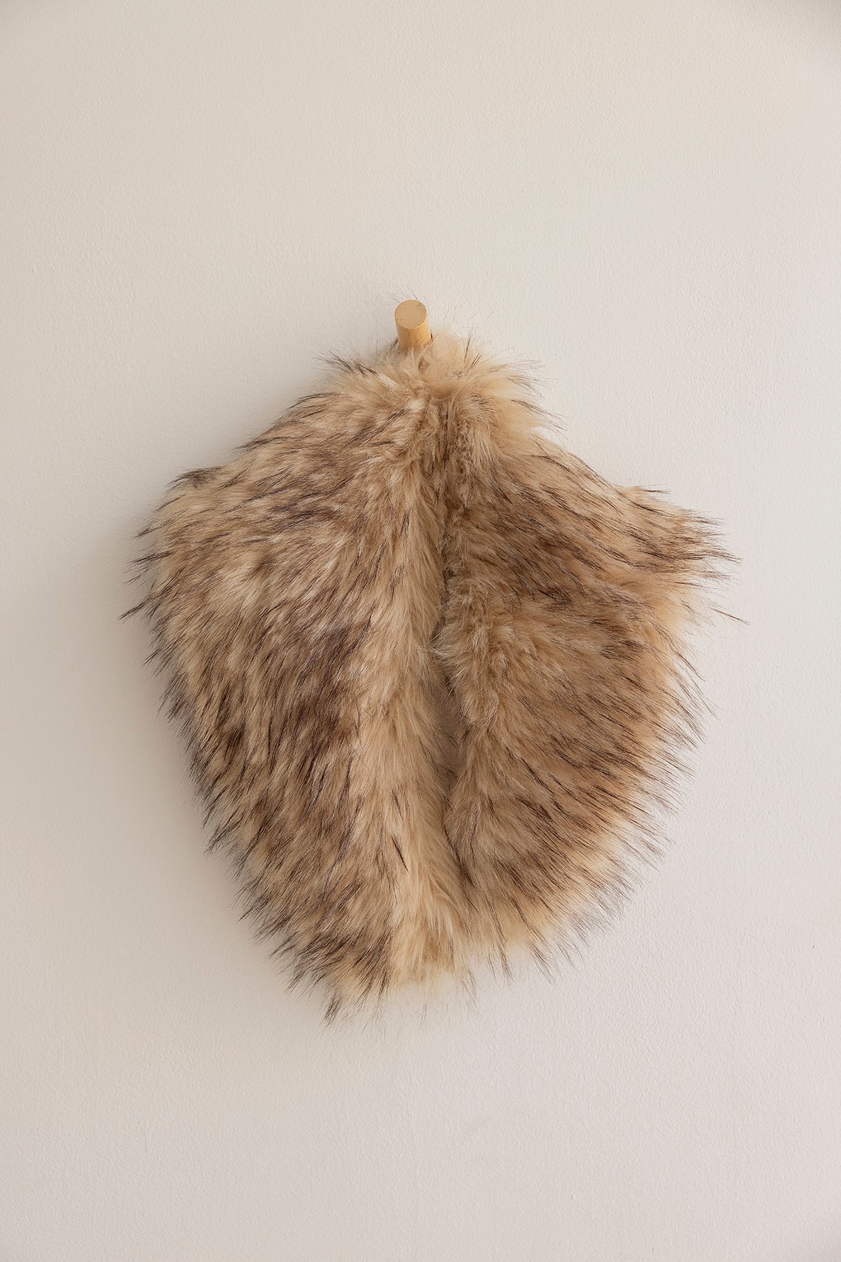 Estola Leah Beige · L´Avenue · - Bruna