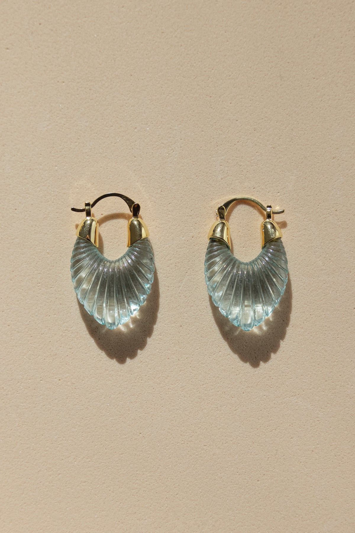 Pendientes Glossy Shell Aqua · Wisteria · - Bruna
