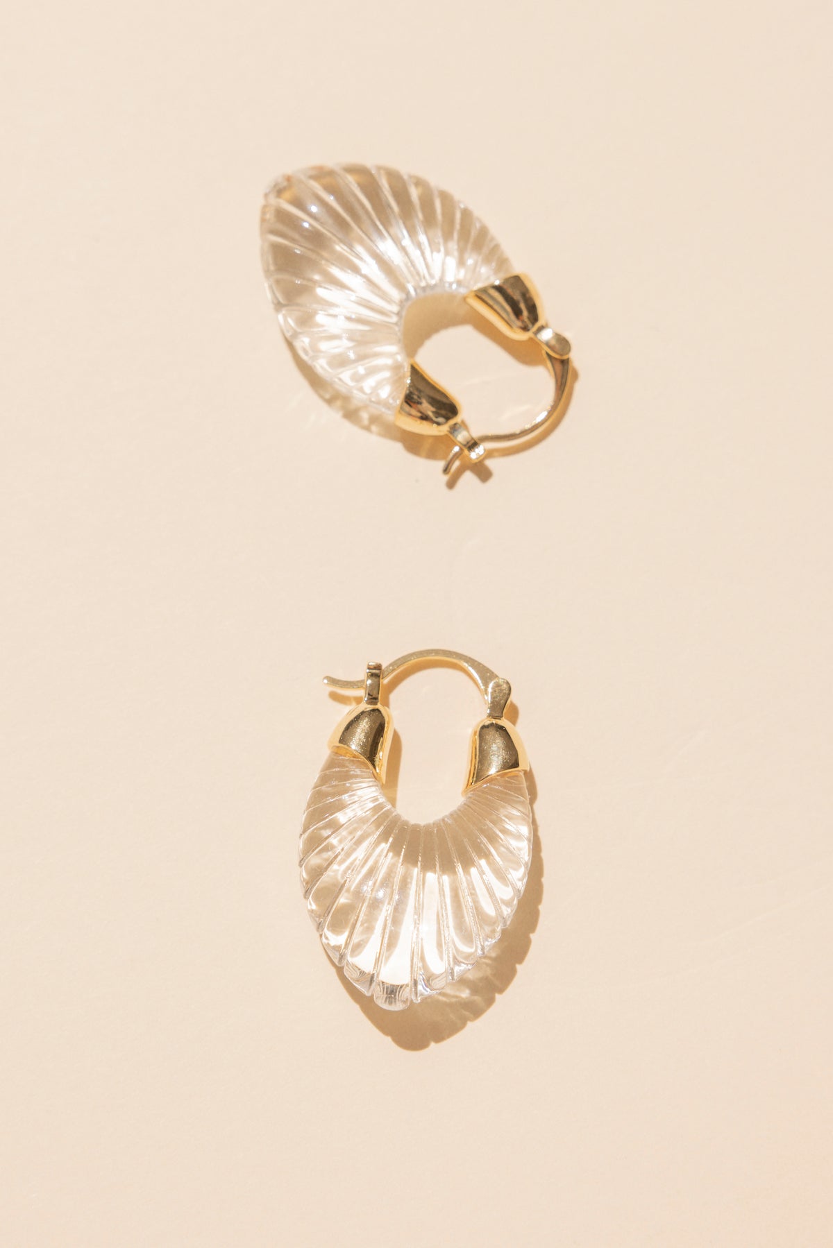 Pendientes Glossy Shell Cristal · Hamptons · - Bruna