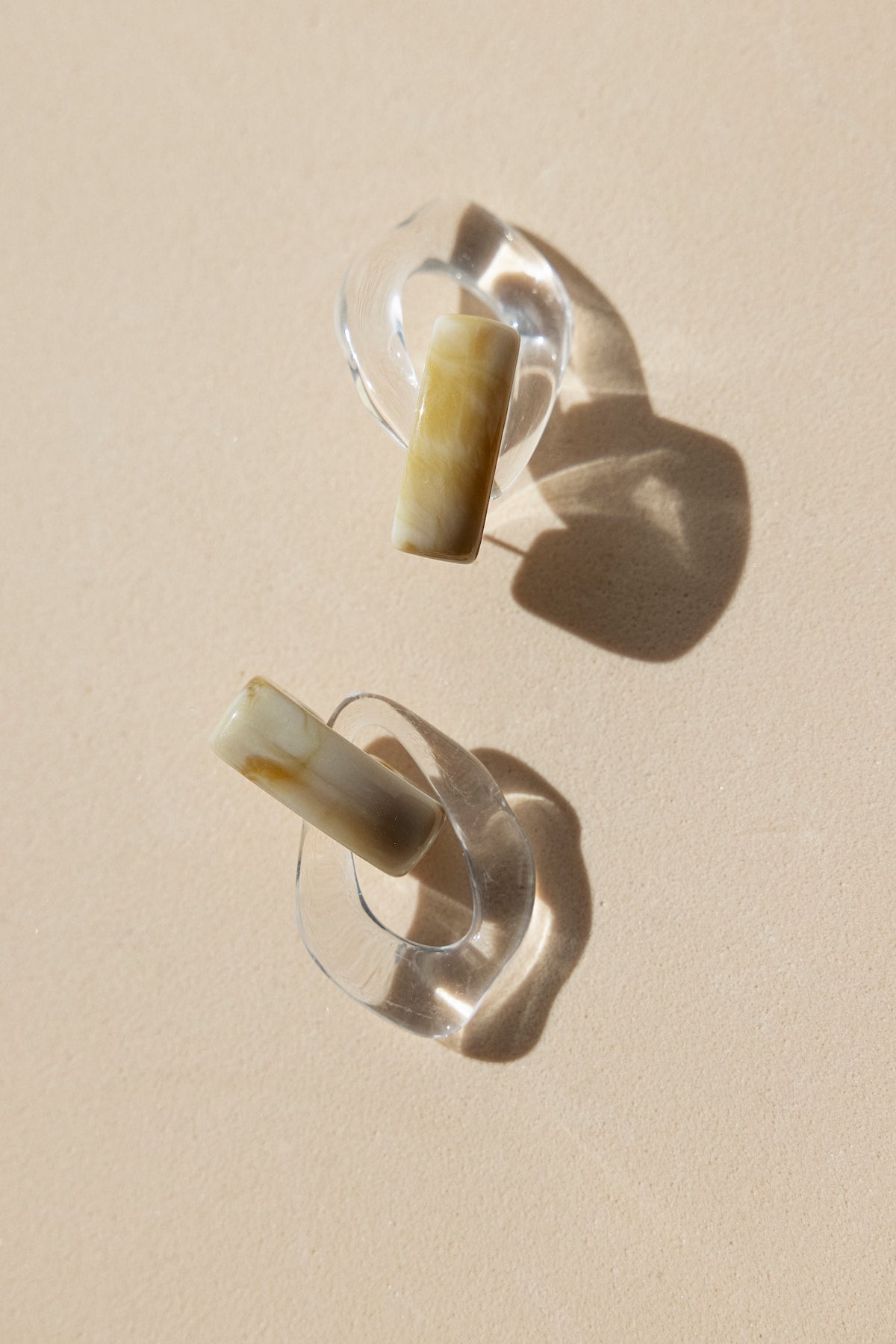 Pendientes Glossy Swan Transparent · Wisteria · - Bruna