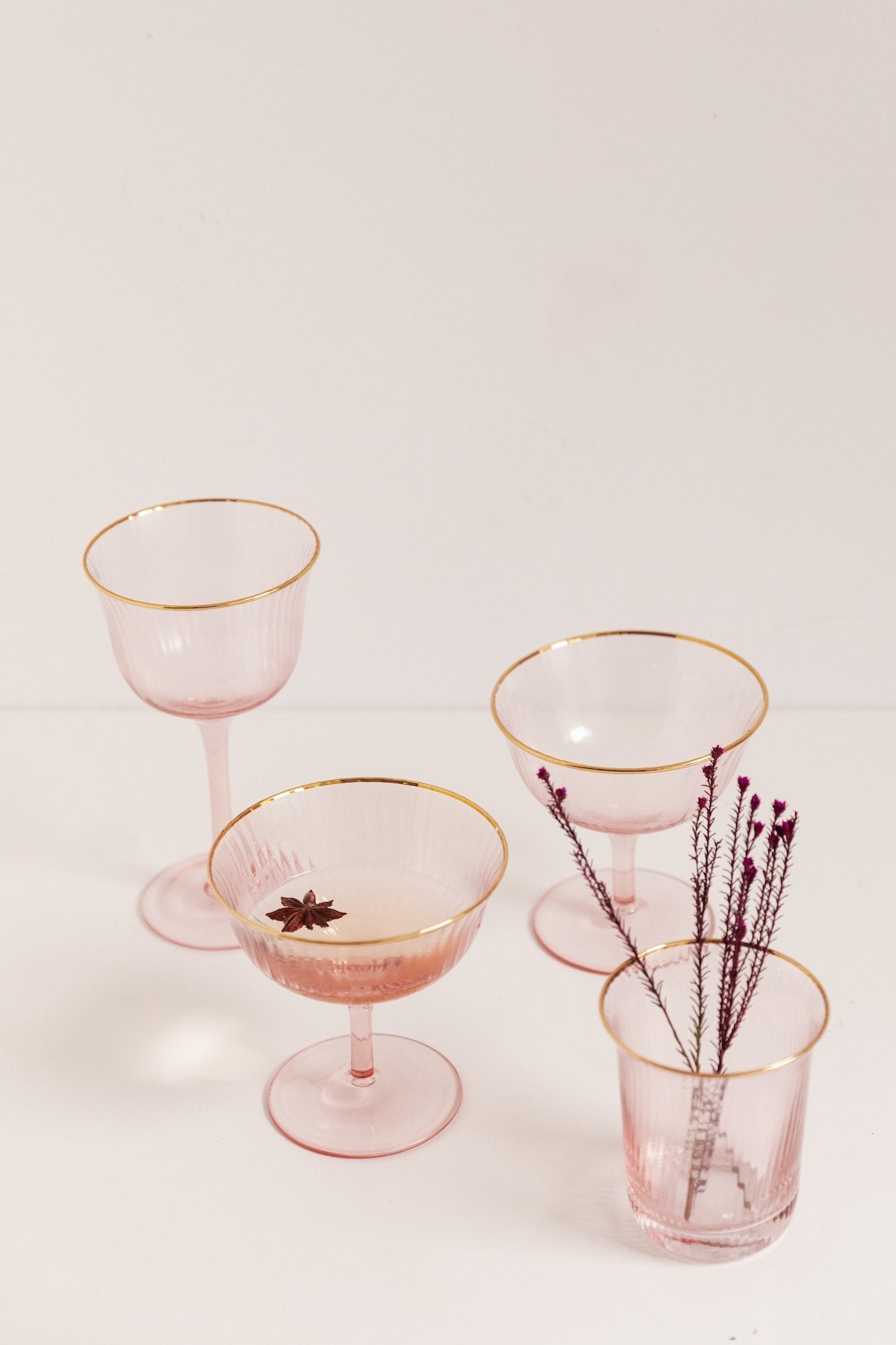 Set de 4 Copas de Champagne Rosa con filo dorado · Deco · - Bruna