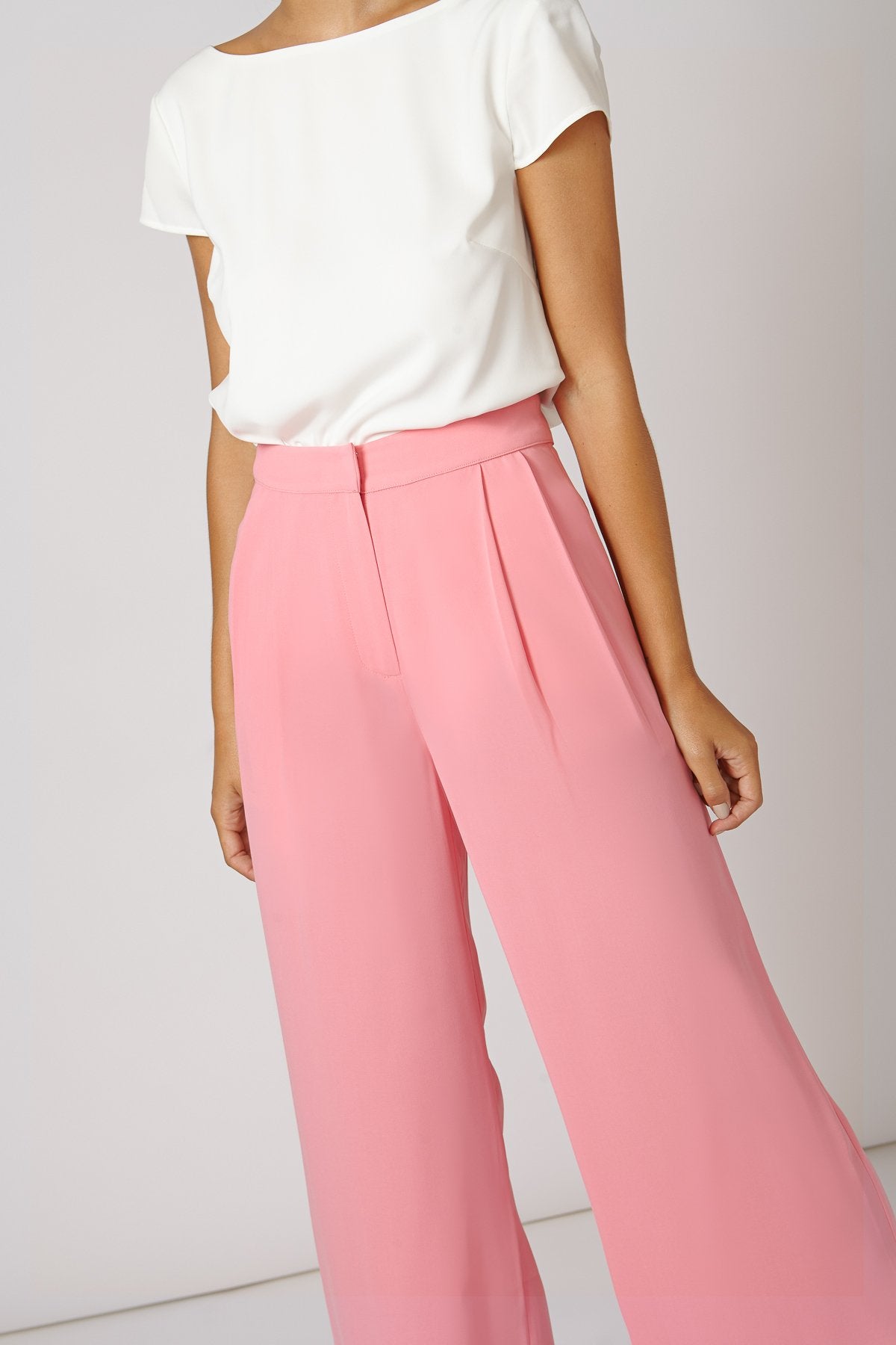 Traje Chaqueta Bibi + Pantalon Libi Rosa Flamenco · Iconics · - Bruna