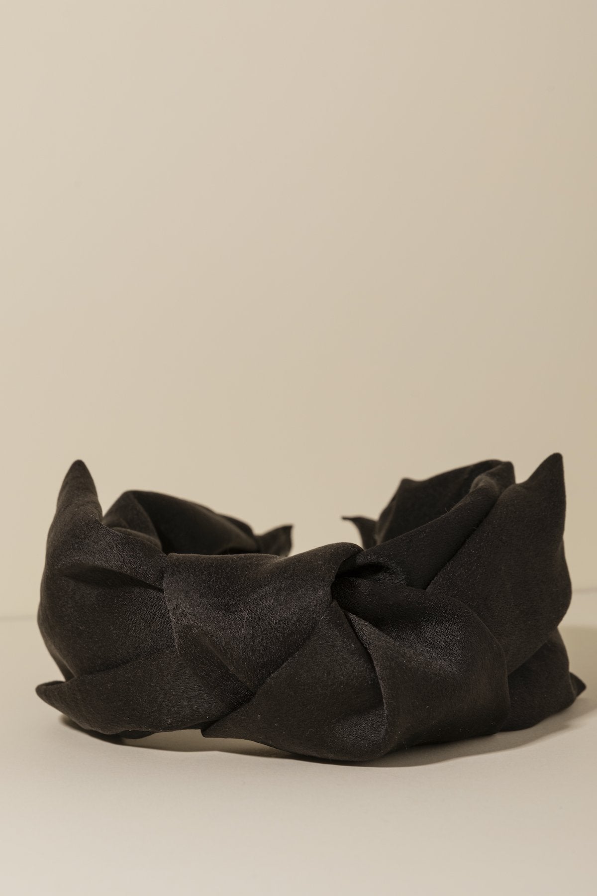 Turbante Bow Black · Rivera · - Bruna