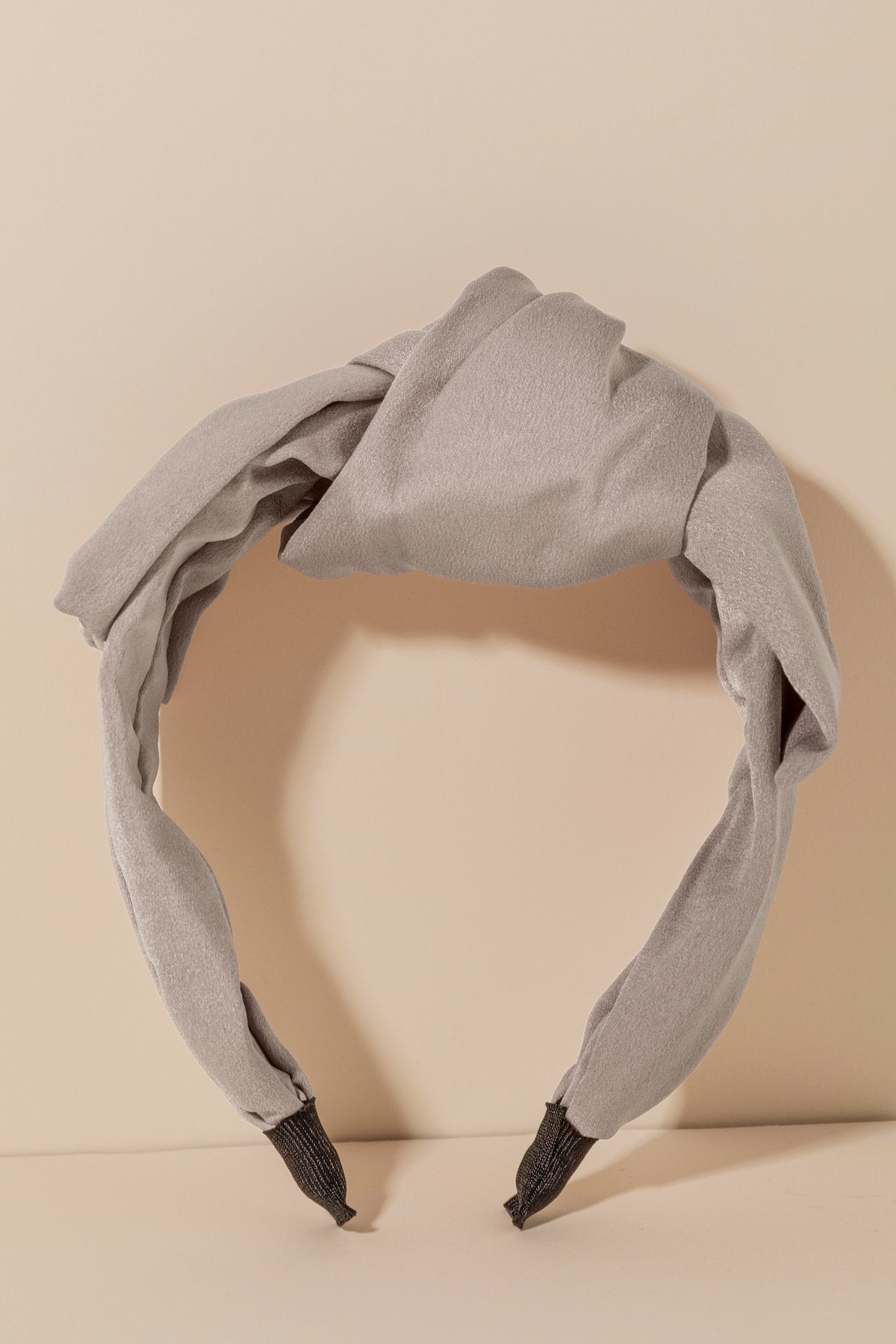 Turbante Bow Sand · Rivera · - Bruna