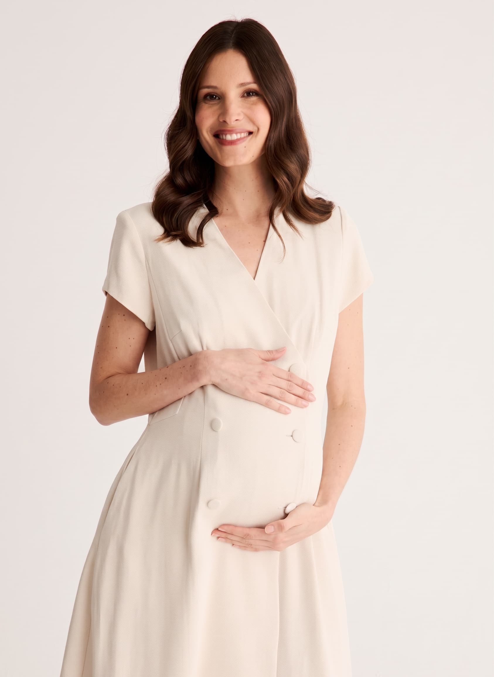 Guía premamá cómo elegir un vestido cómodo y elegante para tu próximo evento