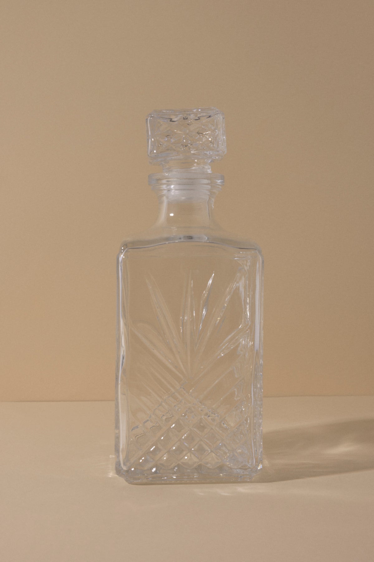 Botella / Jarron de Vidrio Tallado Sandy · Deco · - Bruna