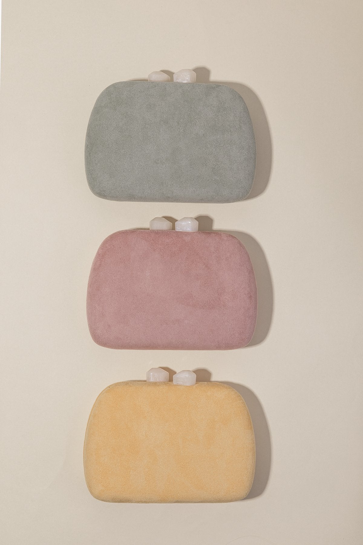 Clutch Amelie Amarillo · Rivera · - Bruna