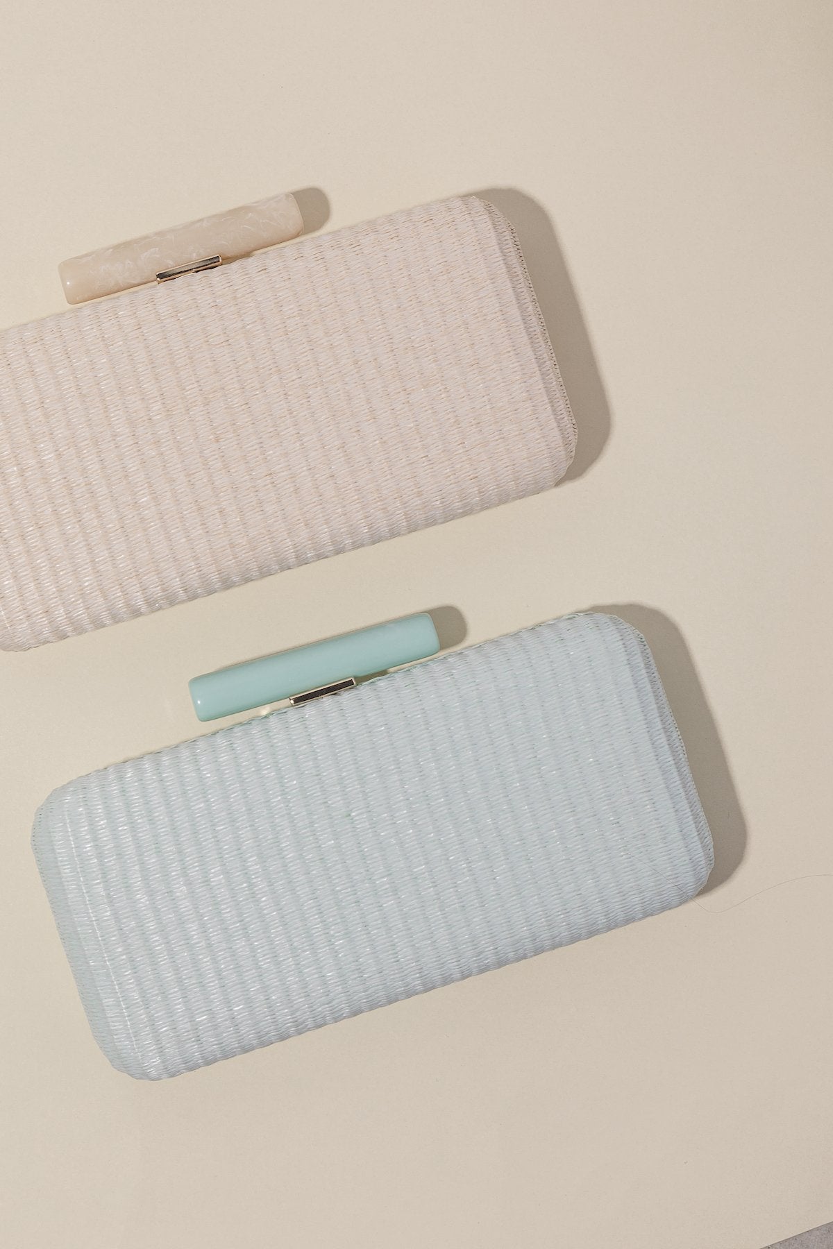 Clutch Baguette Jordan Menta · Rivera · - Bruna
