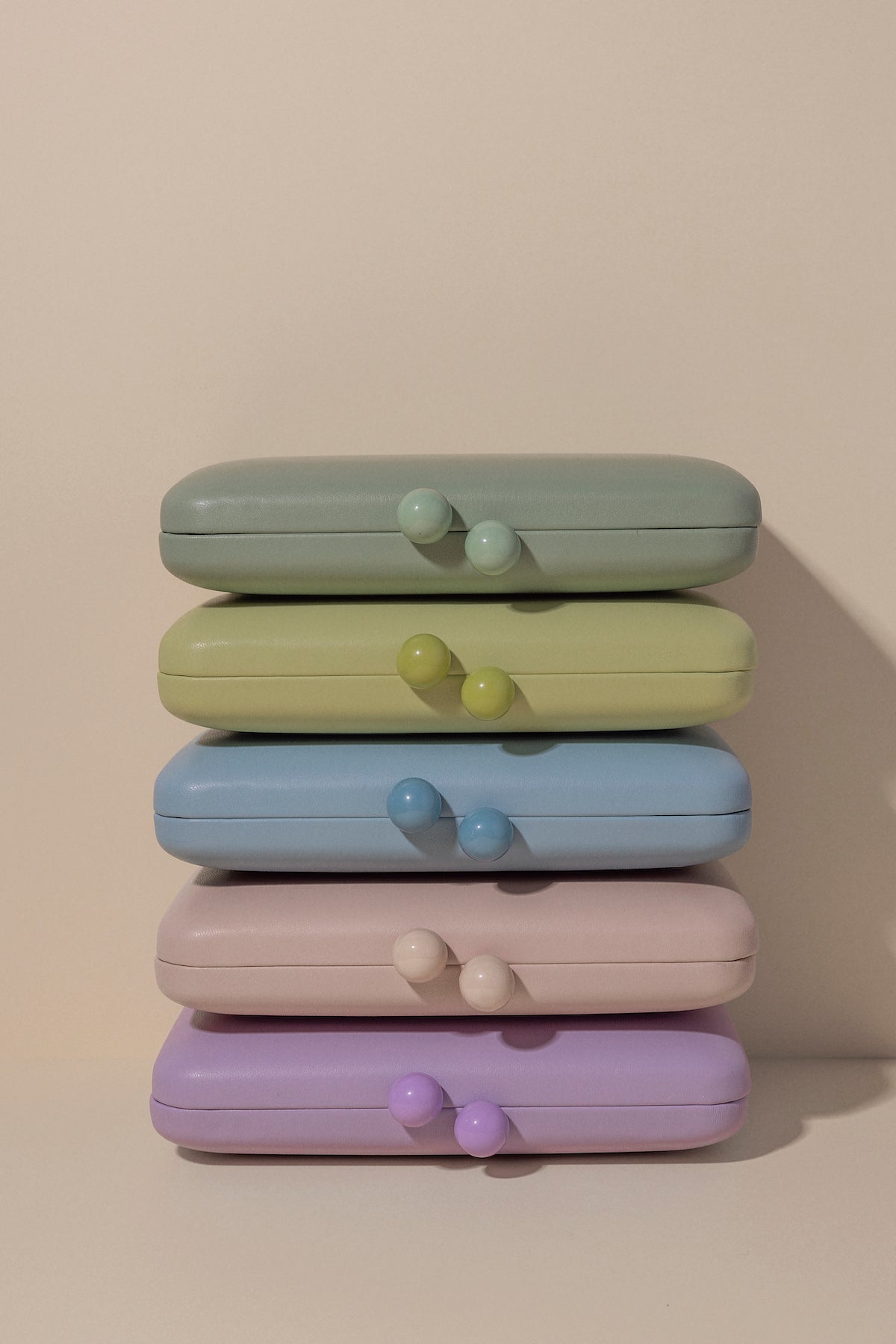 Clutch Bolitas Lila · Alegoria · - Bruna