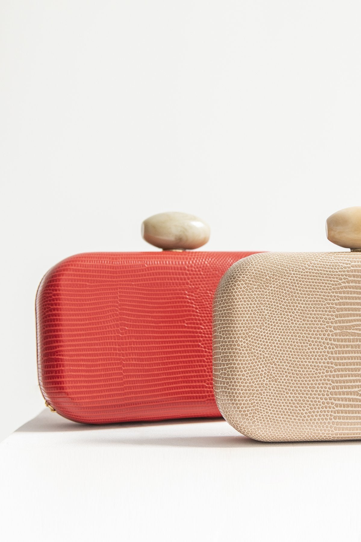 Clutch Hueso Snake Coral · Ipanema · - Bruna