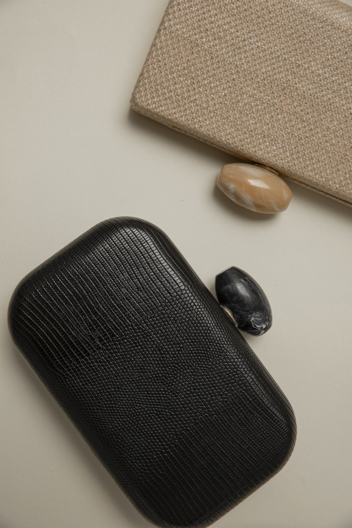 Clutch Hueso Snake Negro · Lady B · - Bruna