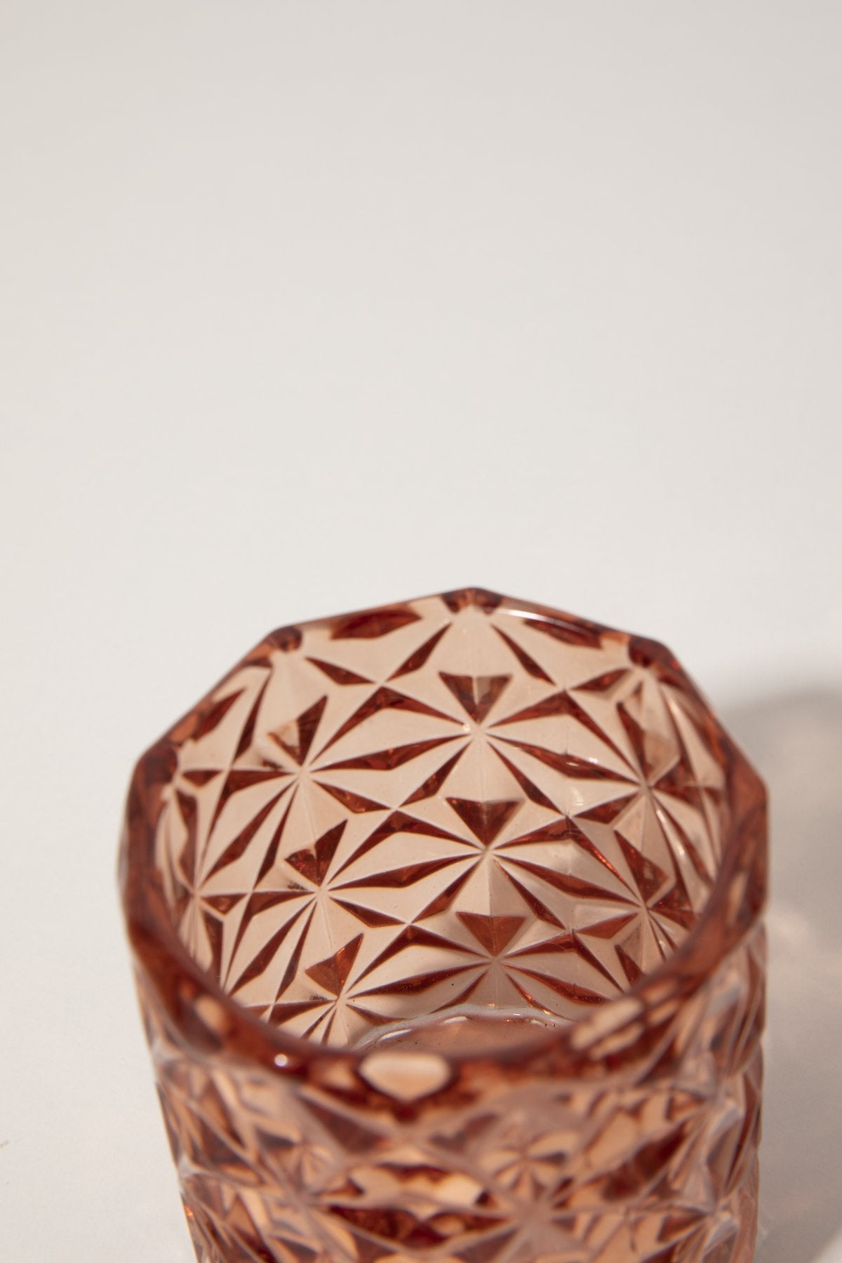 Portavelas de Vidrio Tallado Amelie Rosé · Deco · - Bruna