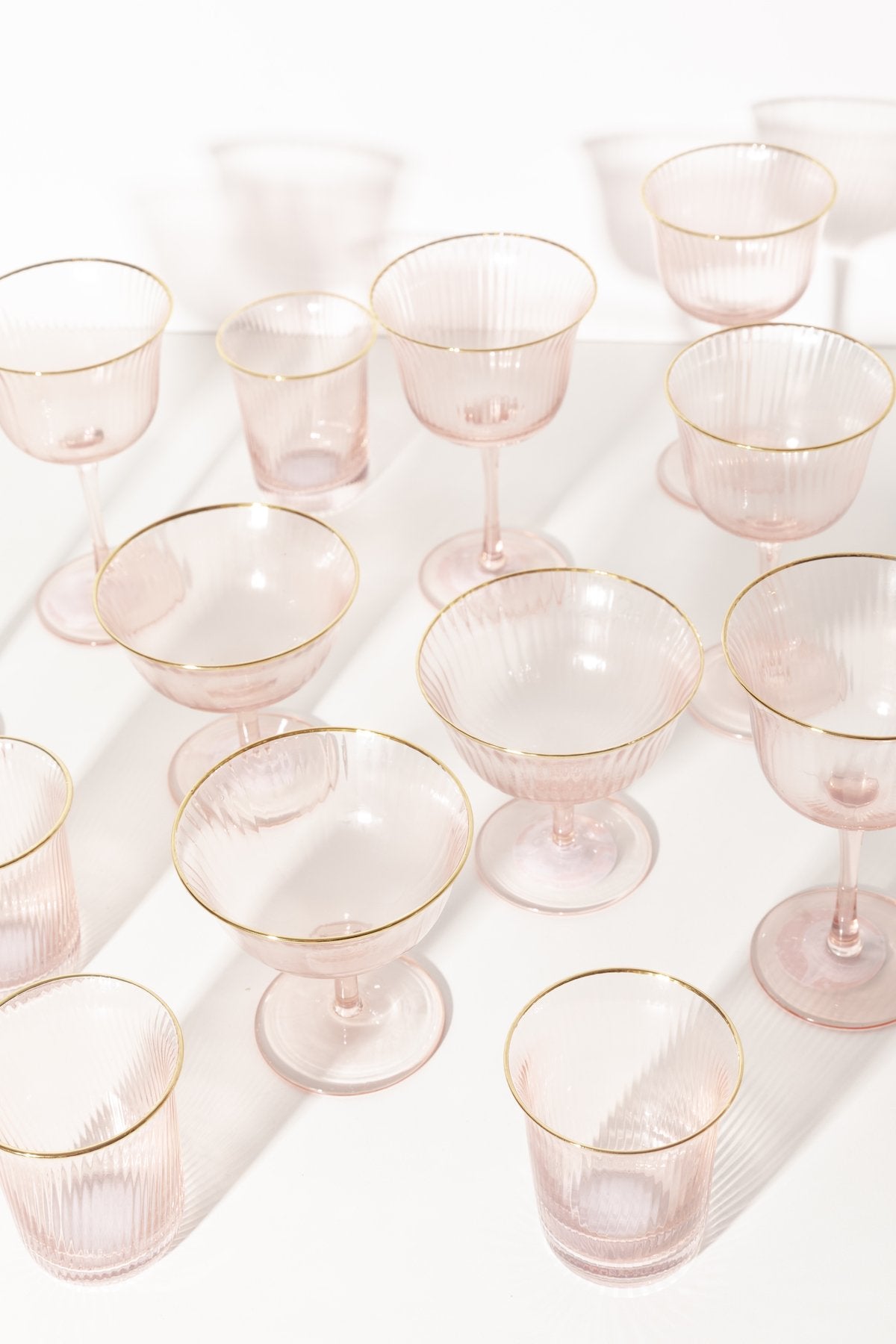 Set de 4 Copas de Champagne Rosa con filo dorado · Deco · - Bruna