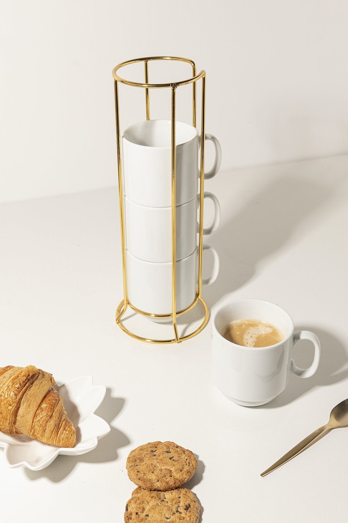 Set de 4 tazas de café con soporte dorado · Deco · - Bruna