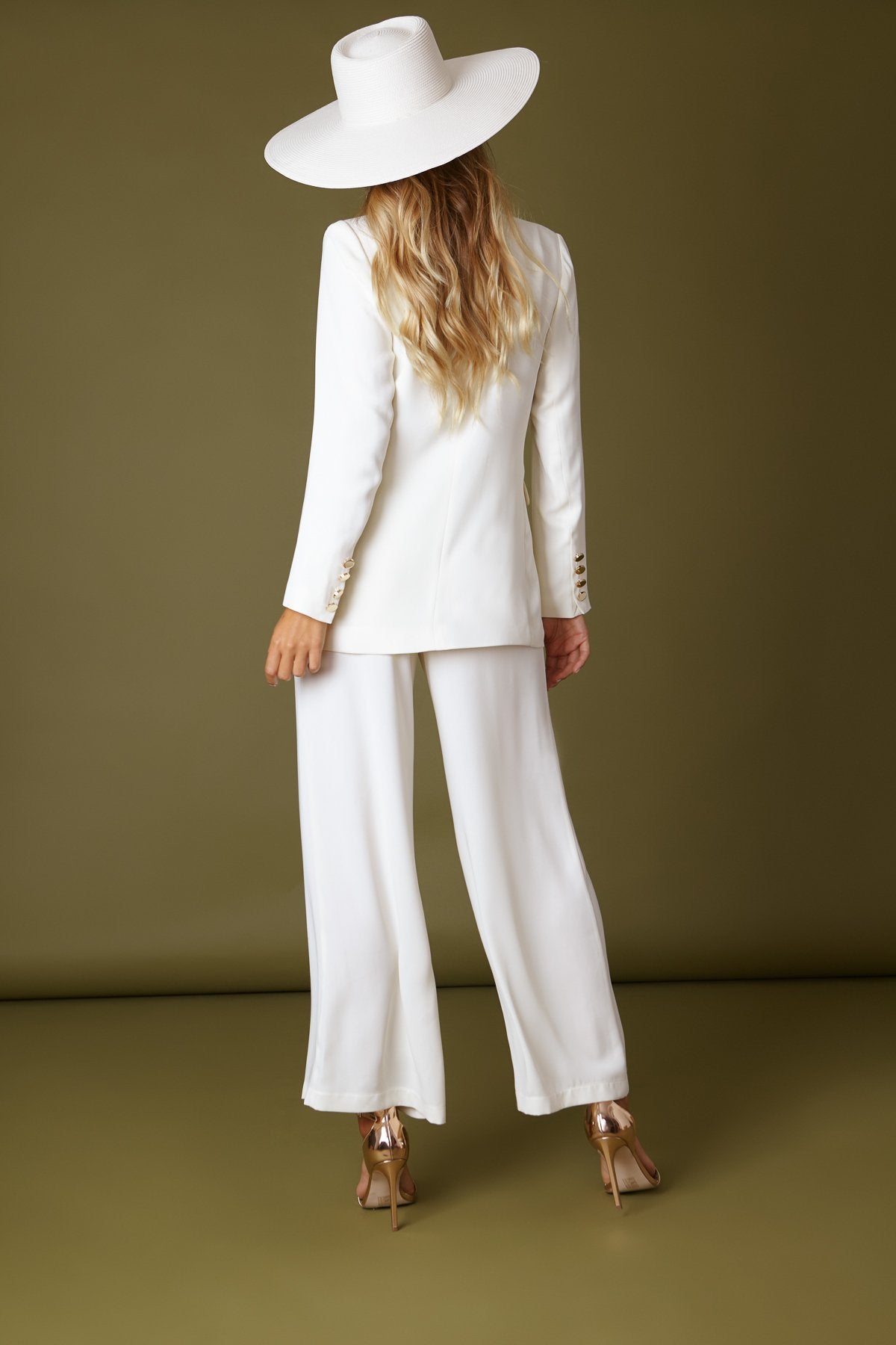 Traje Chaqueta Bibi + Pantalon Libi Crema · Iconics · - Bruna