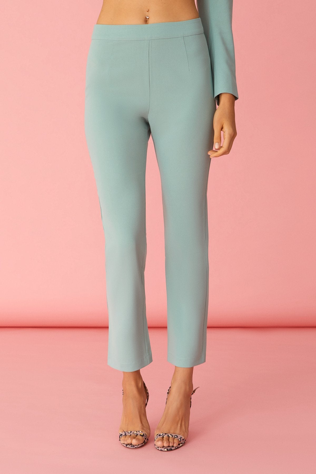 Traje Chaqueta Cornelia & Pantalon Alexandra Verde · Pretty in Pink · - Bruna