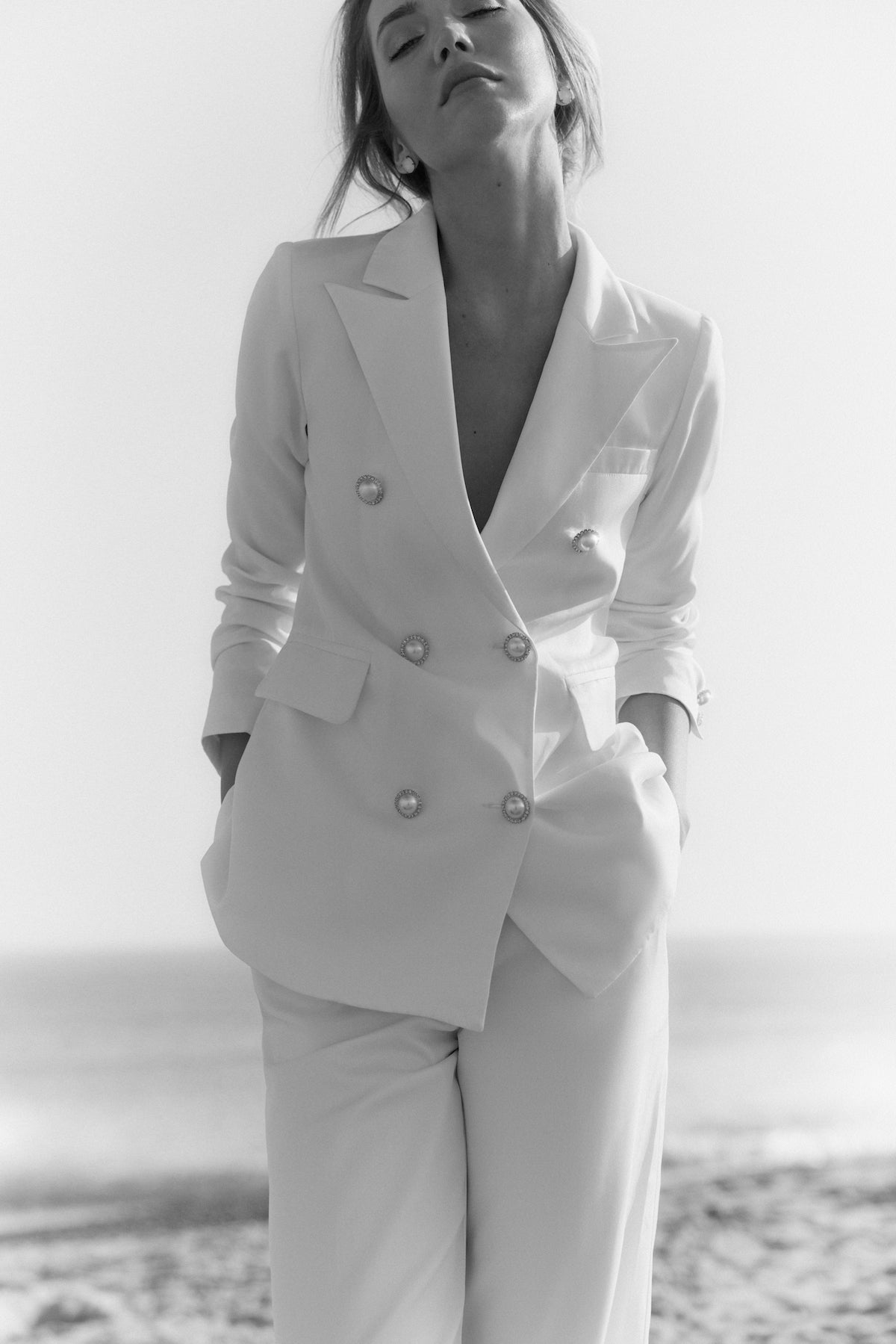 Traje de Chaqueta de Novia Bibi + Libi · LOVE · - Bruna